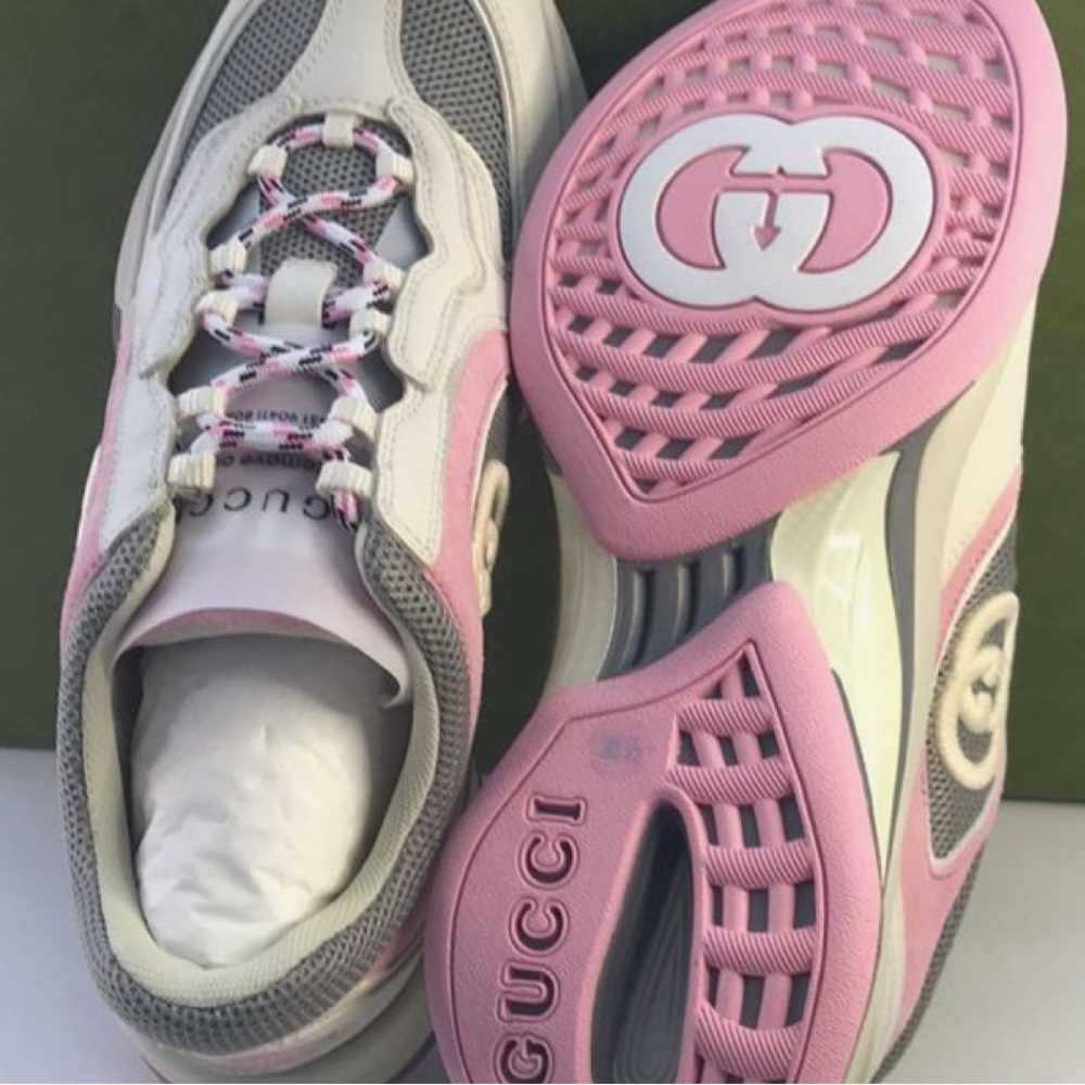 Gucci Women's Pink and Gray Sneakers